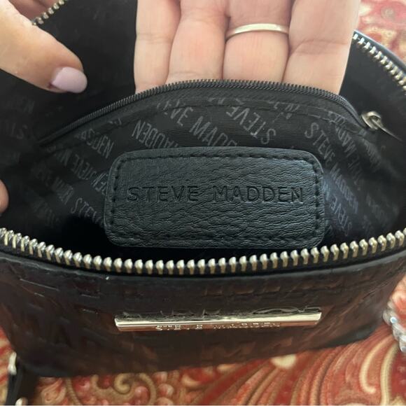 Steve Madden Small Black Crossbody Silver Hardware Vegan Leather Bag - Picture 4 of 6